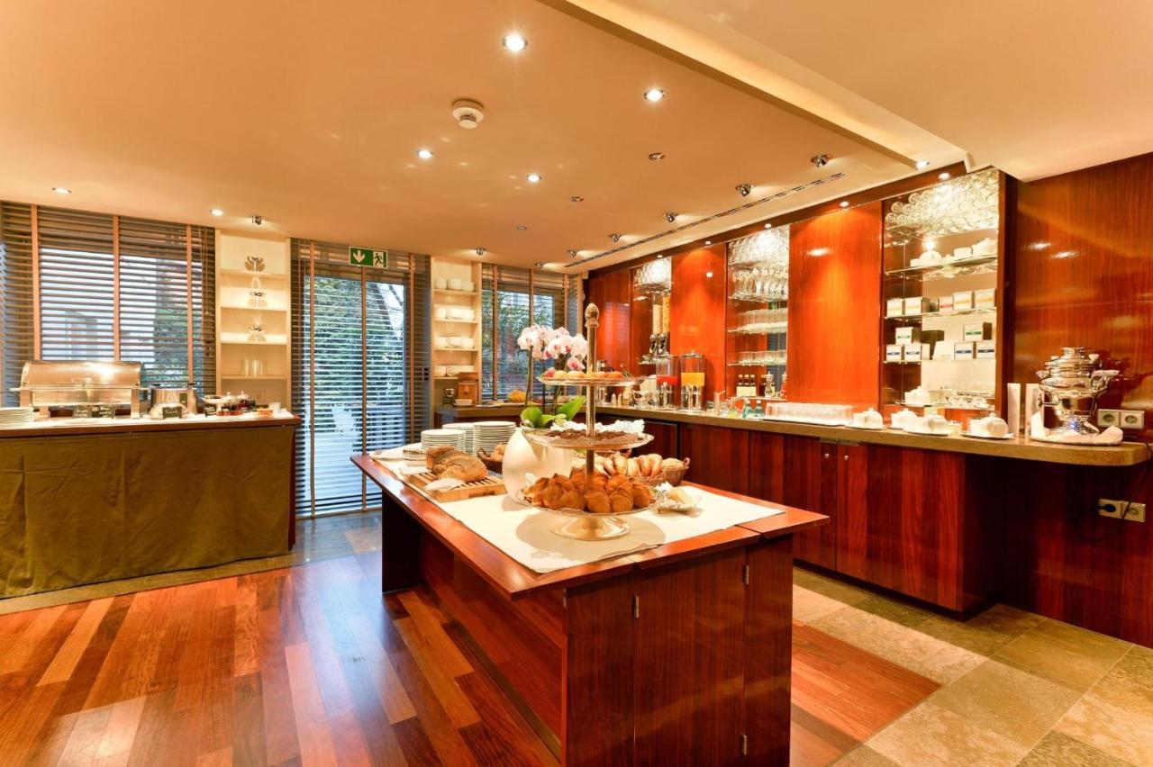 Hotel Adler Asperg ภายนอก รูปภาพ