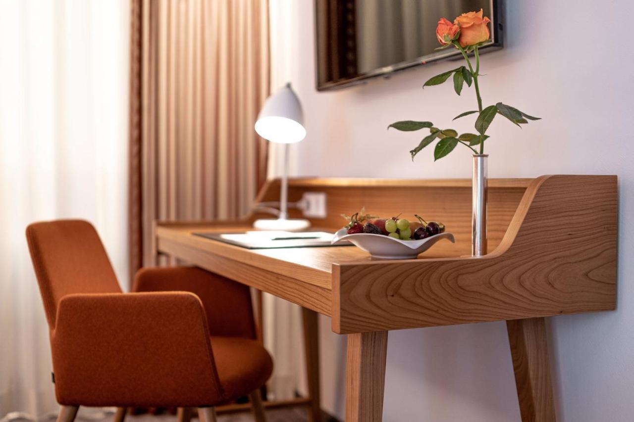 Hotel Adler Asperg ภายนอก รูปภาพ