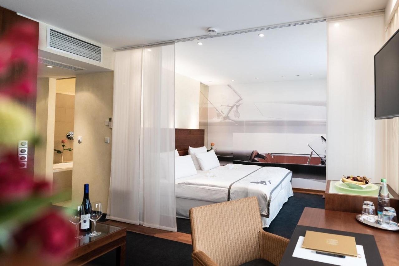 Hotel Adler Asperg ภายนอก รูปภาพ