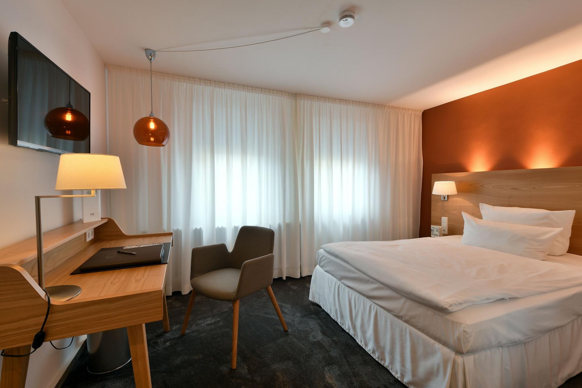 Hotel Adler Asperg ภายนอก รูปภาพ