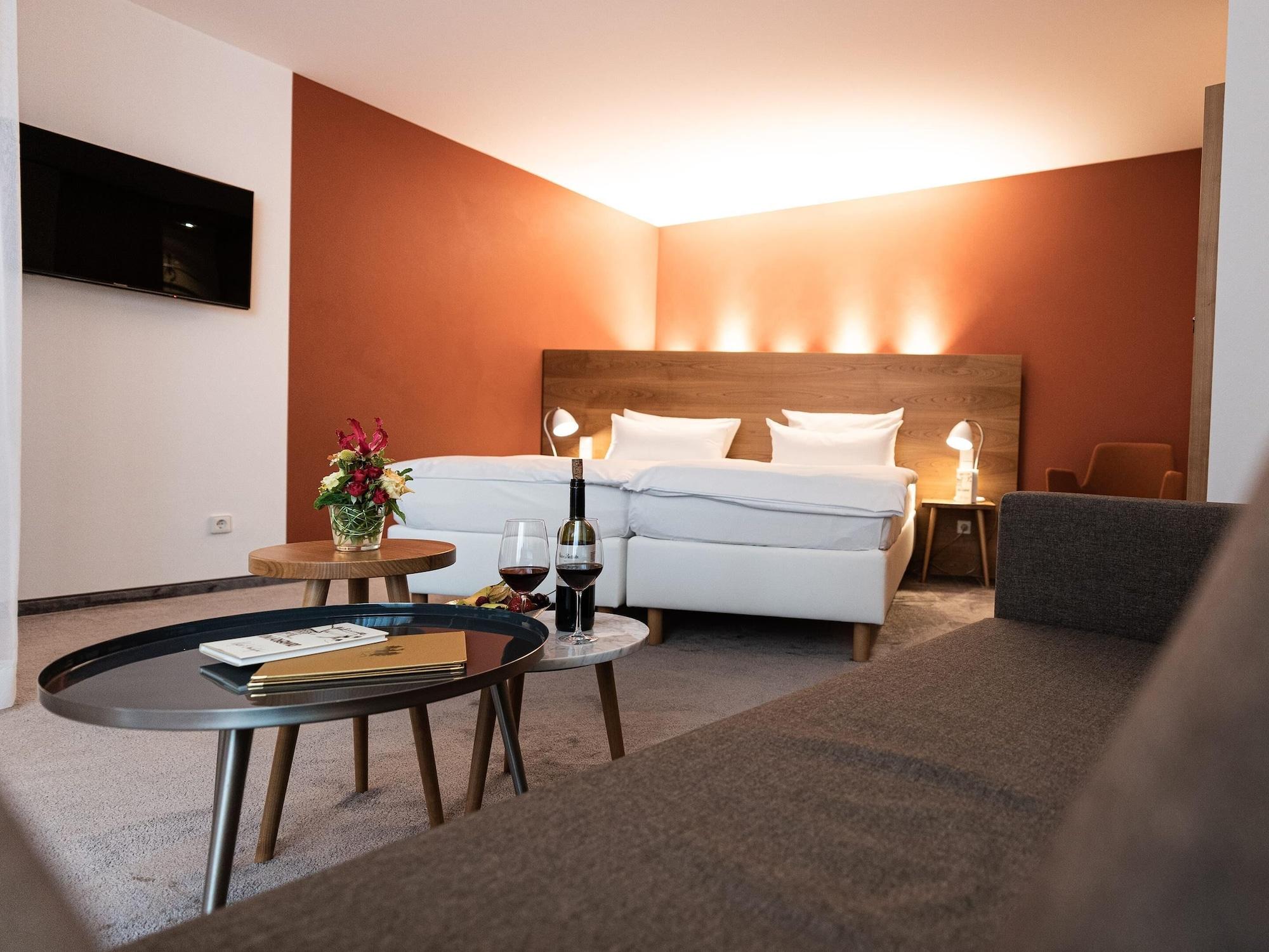 Hotel Adler Asperg ภายนอก รูปภาพ