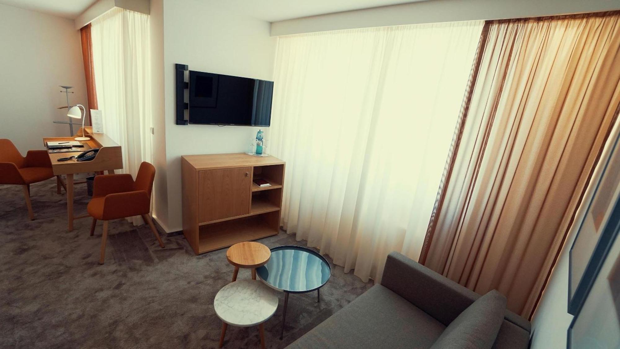 Hotel Adler Asperg ภายนอก รูปภาพ