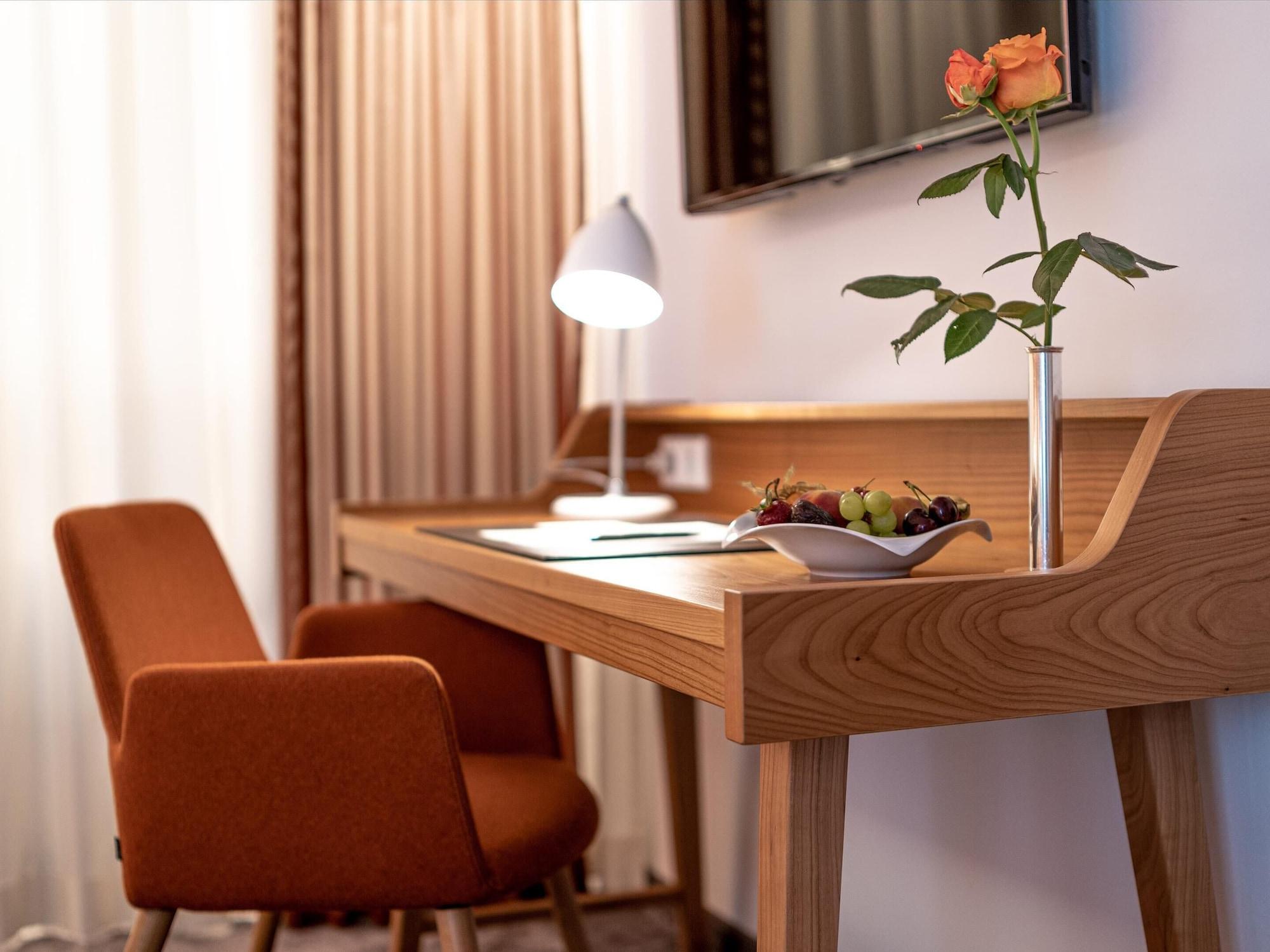 Hotel Adler Asperg ภายนอก รูปภาพ