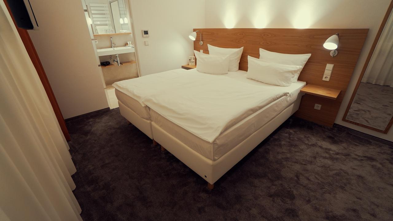 Hotel Adler Asperg ภายนอก รูปภาพ